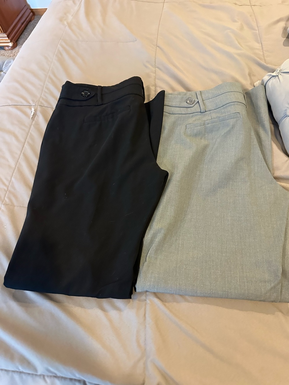 Maurices women’s Dress Pants in Black and Light Gray GUC - size 11/12R